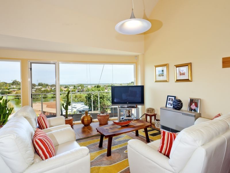 17 Riviera Crescent, Ocean Grove VIC 3226