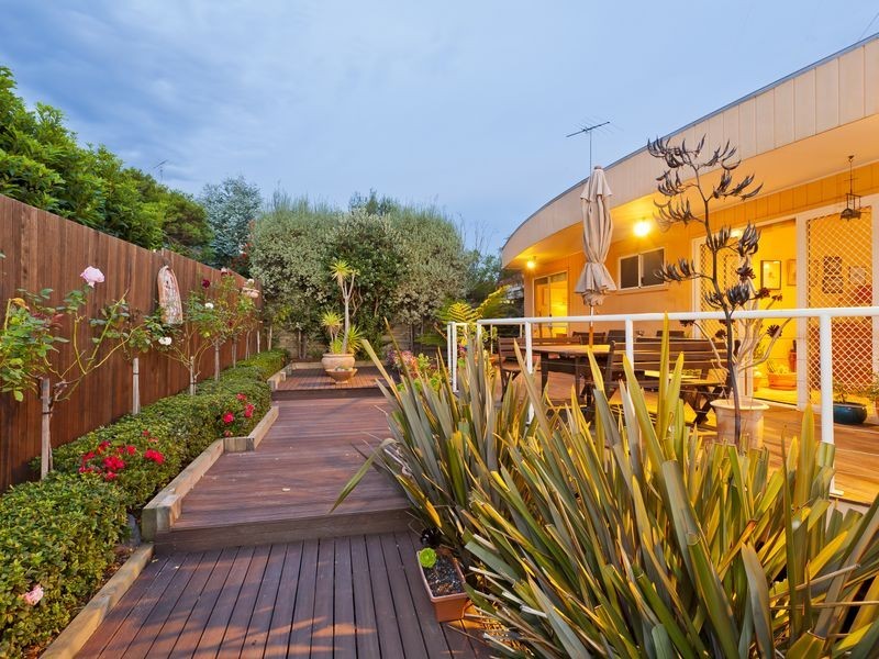 17 Riviera Crescent, Ocean Grove VIC 3226