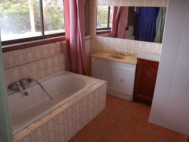 61 Ocean Throughway, Ocean Grove VIC 3226