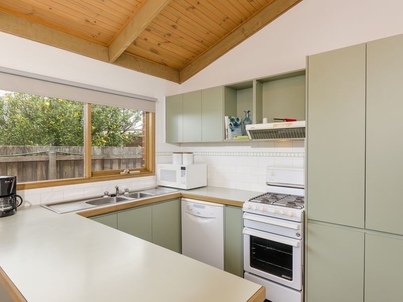 18 Roditis Drive, Ocean Grove VIC 3226