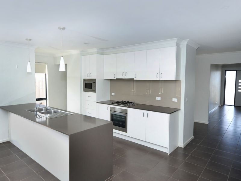 2-4 Amberwood Way, Ocean Grove VIC 3226