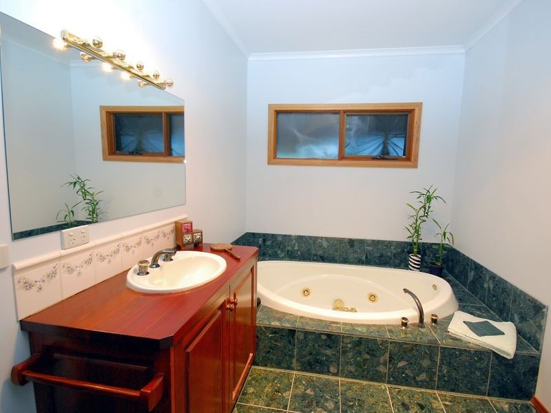 16 Bonnyvale Road, Ocean Grove VIC 3226