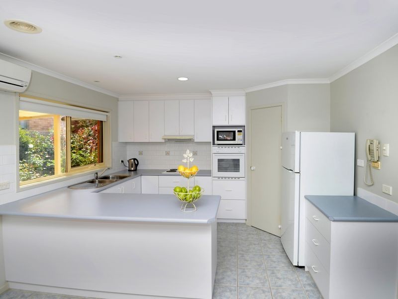 4 Kingfish Court, Ocean Grove VIC 3226