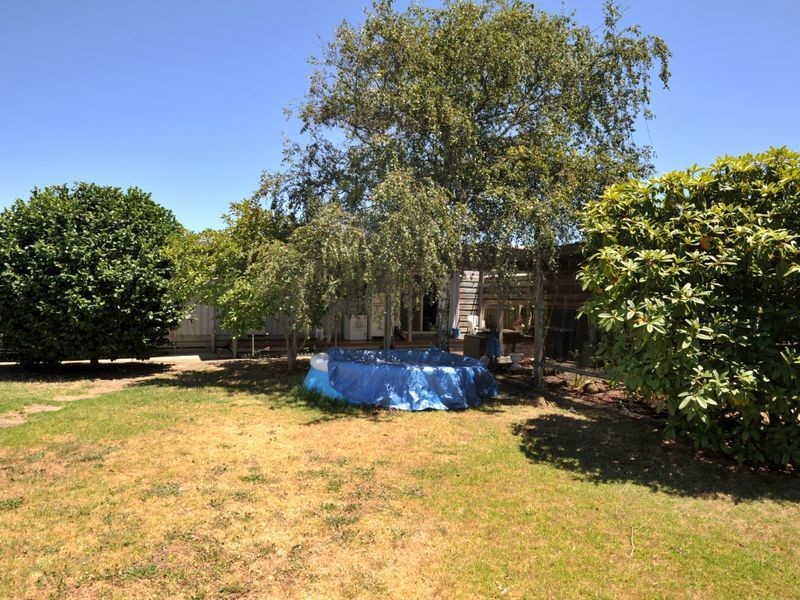 11 Mouchemore Avenue, St Leonards VIC 3223