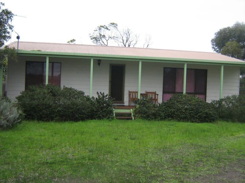 4 Shoppee Court, St Leonards VIC 3223