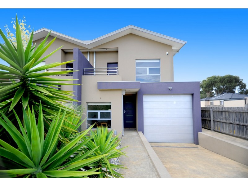 27 Bayside Avenue, St Leonards VIC 3223
