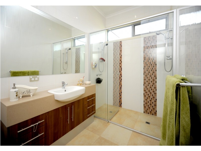 27 Bayside Avenue, St Leonards VIC 3223