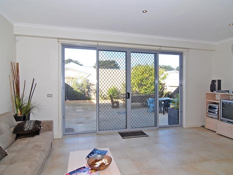 27 Bayside Avenue, St Leonards VIC 3223