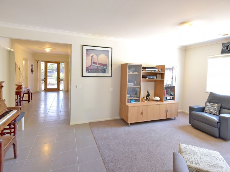 29 Wattlehill Grove, St Leonards VIC 3223