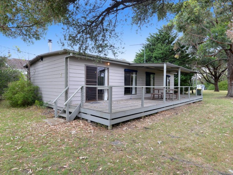 19 Dossetor Road, St Leonards VIC 3223