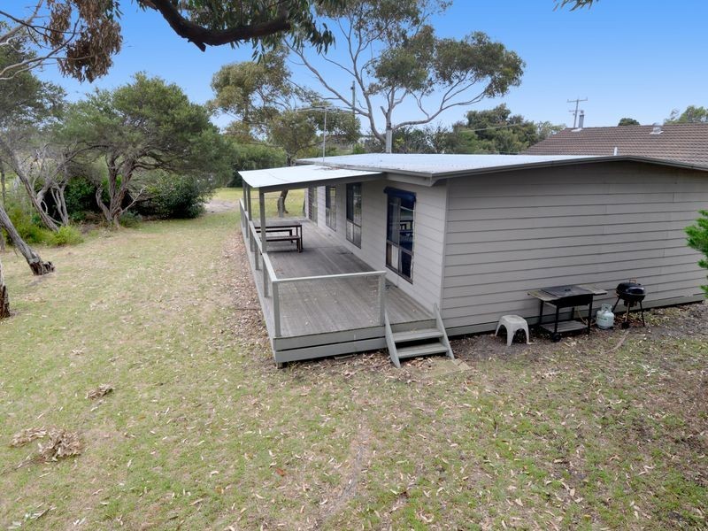 19 Dossetor Road, St Leonards VIC 3223