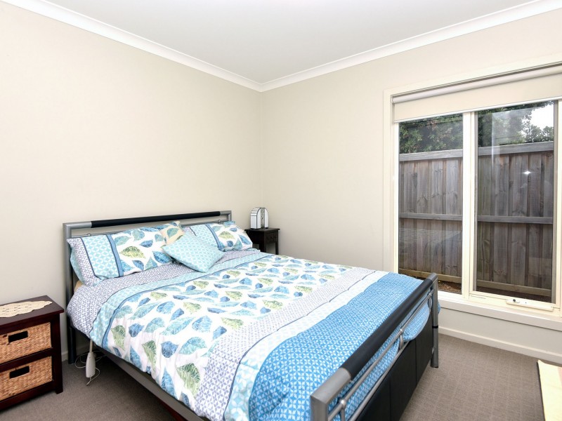 10 Seacrest Walk, St Leonards VIC 3223