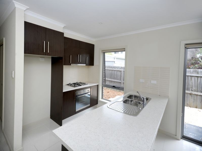 3/2 Edith Court, St Leonards VIC 3223