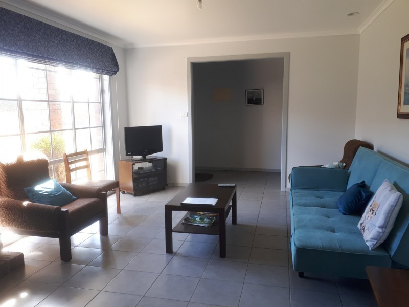 16 Mouchemore Avenue, St Leonards VIC 3223