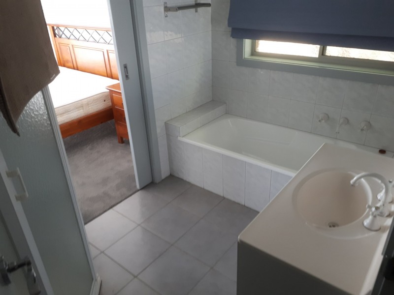 16 Mouchemore Avenue, St Leonards VIC 3223