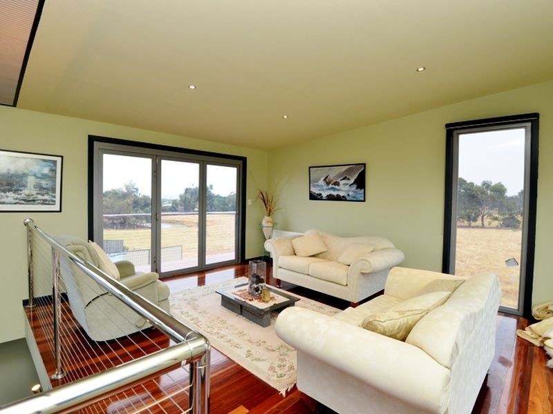 4 Spinnaker Drive, St Leonards VIC 3223