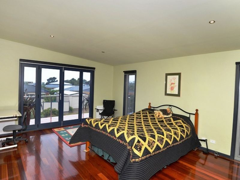 4 Spinnaker Drive, St Leonards VIC 3223