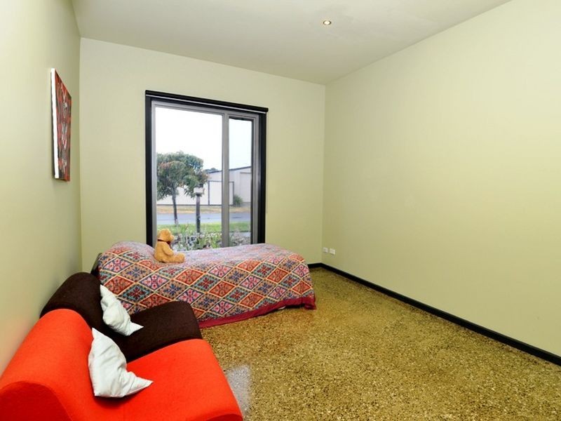 4 Spinnaker Drive, St Leonards VIC 3223