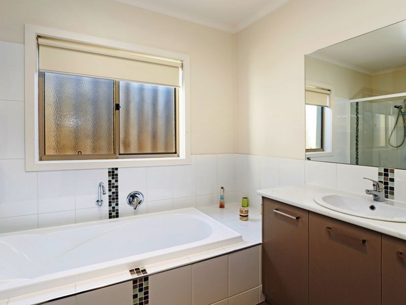 1/3 Welfare Street, Portarlington VIC 3223