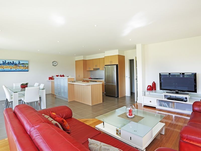 50 Clyde Avenue, St Leonards VIC 3223