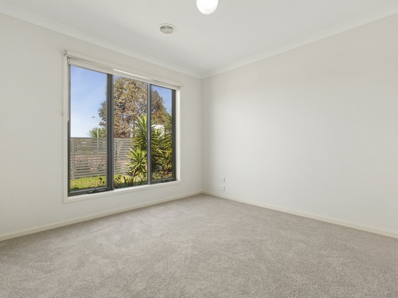 6 Waters Way, St Leonards VIC 3223