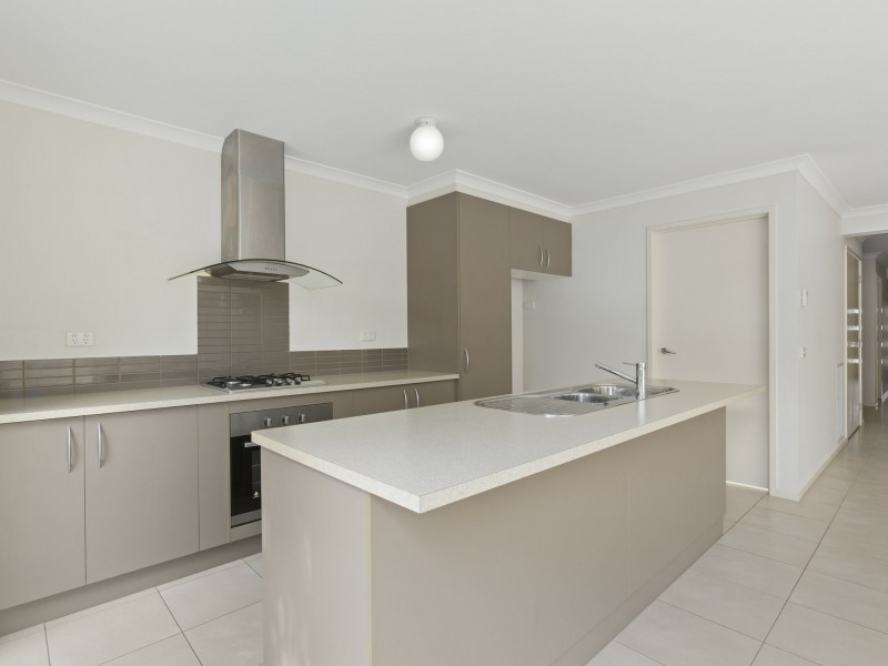 6 Waters Way, St Leonards VIC 3223