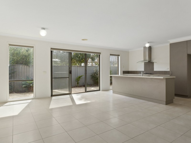 6 Waters Way, St Leonards VIC 3223