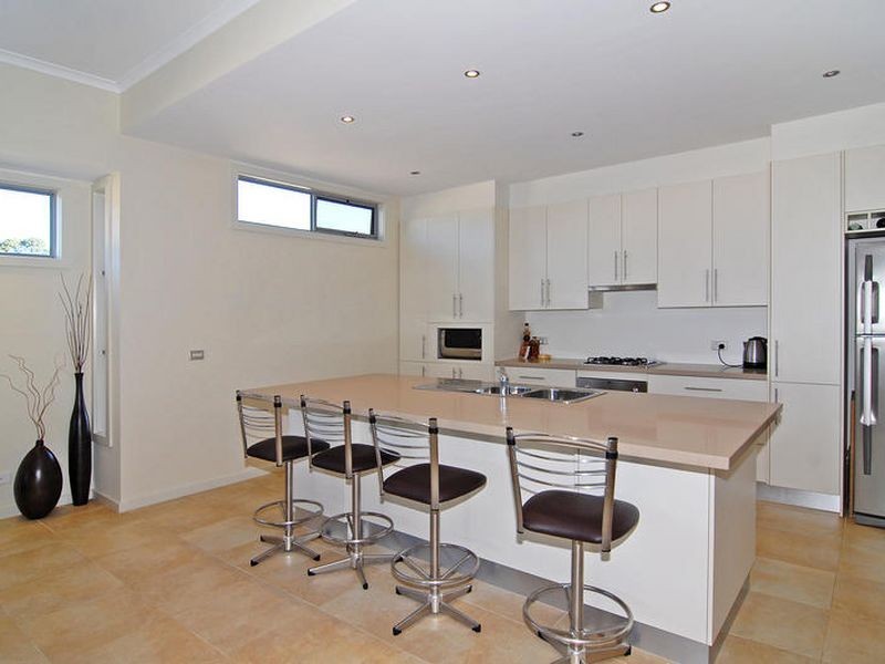 1/27 Bayside Avenue, St Leonards VIC 3223