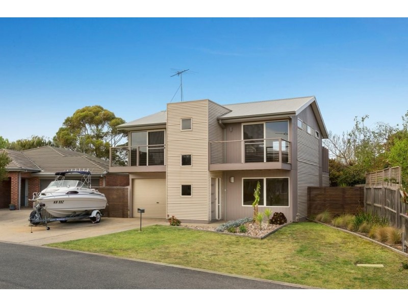 8 Tess Court, St Leonards VIC 3223