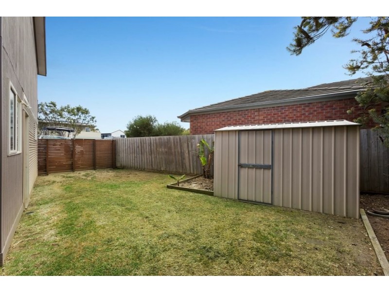 8 Tess Court, St Leonards VIC 3223