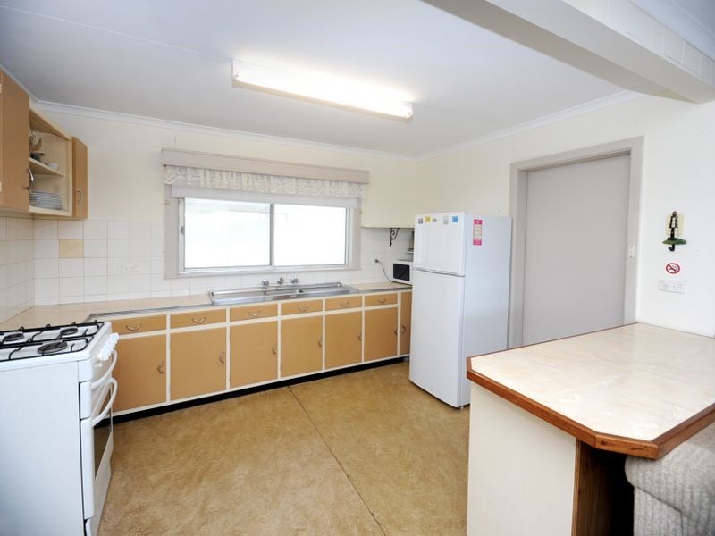 12 Sylvester Avenue, St Leonards VIC 3223