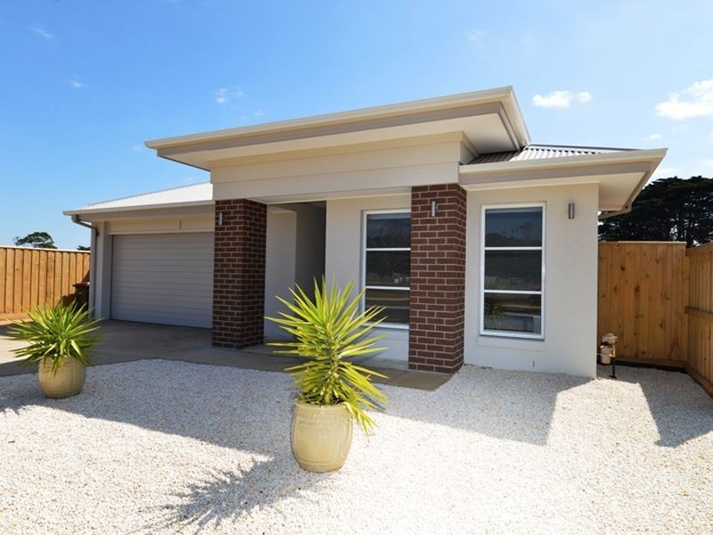16 Half Moon Crescent, Indented Head VIC 3223