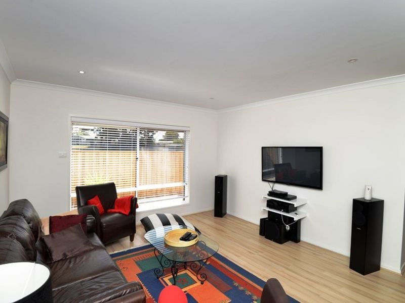 16 Half Moon Crescent, Indented Head VIC 3223