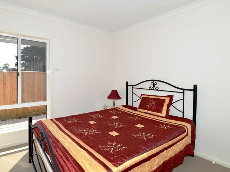 16 Half Moon Crescent, Indented Head VIC 3223