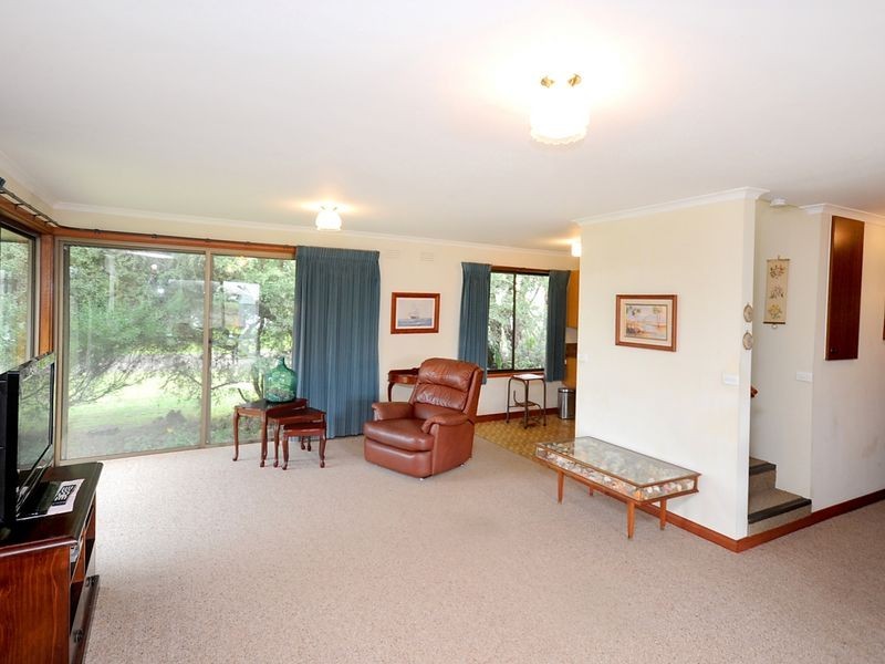 8 Dossetor Road, St Leonards VIC 3223