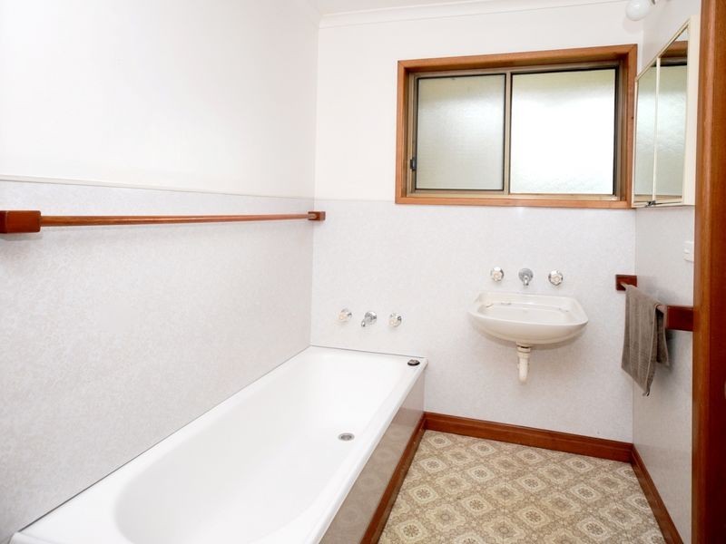 8 Dossetor Road, St Leonards VIC 3223