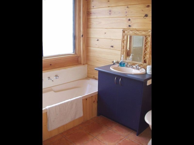 16 Gilbert Street, St Leonards VIC 3223