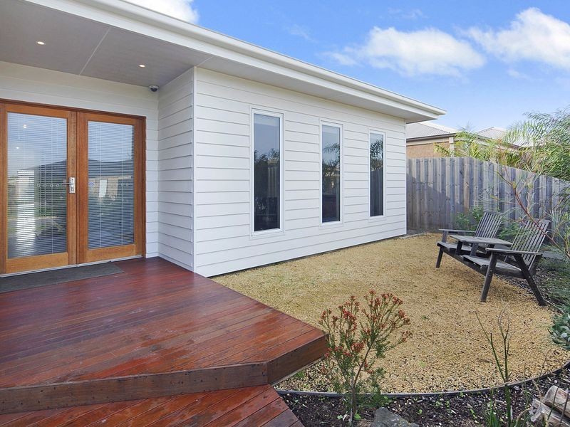 10 Wave Street, St Leonards VIC 3223