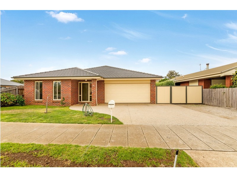32 Clyde Avenue, St Leonards VIC 3223