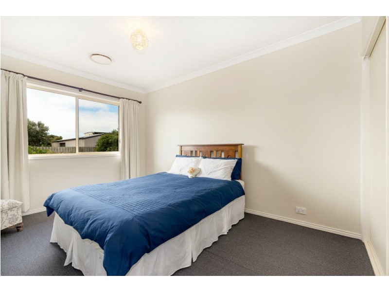 32 Clyde Avenue, St Leonards VIC 3223