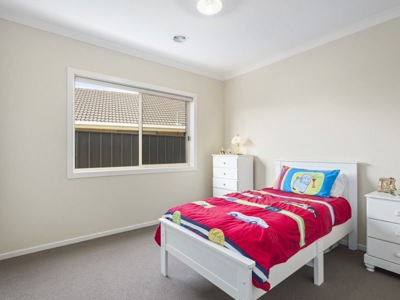 65 Lake View Crescent, St Leonards VIC 3223