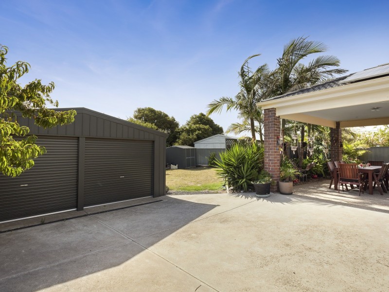 65 Lake View Crescent, St Leonards VIC 3223