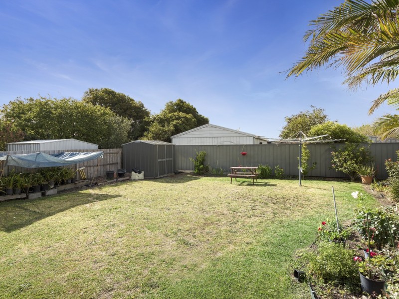 65 Lake View Crescent, St Leonards VIC 3223