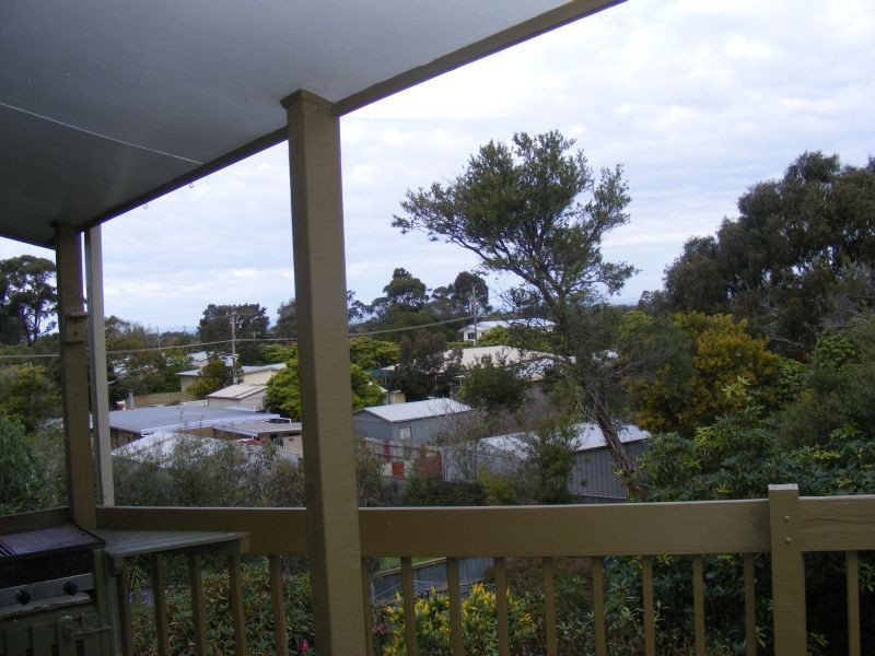 5 Wattlehill Grove, St Leonards VIC 3223