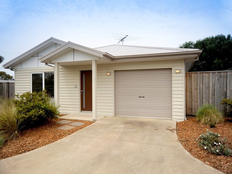 1/12 Ward Street, St Leonards VIC 3223