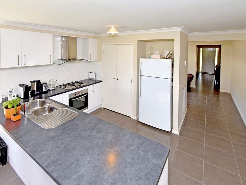 84 Pearl Bay Passage, St Leonards VIC 3223