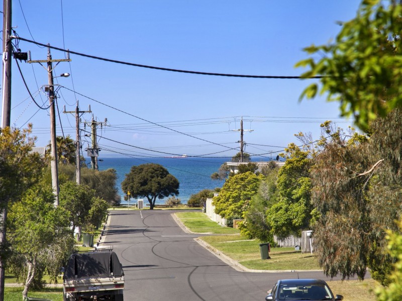 12 Sylvester Avenue, St Leonards VIC 3223