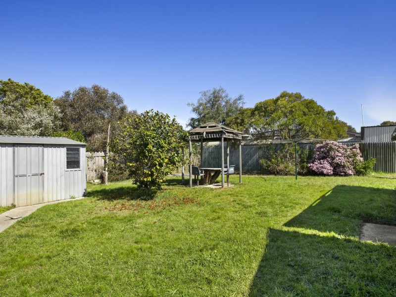 12 Sylvester Avenue, St Leonards VIC 3223