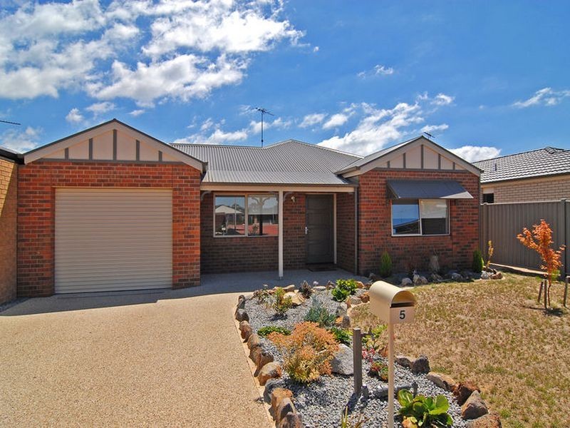 5 Waters Way, St Leonards VIC 3223