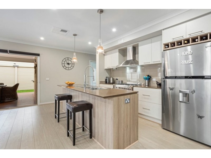 39 Lake View Crescent, St Leonards VIC 3223